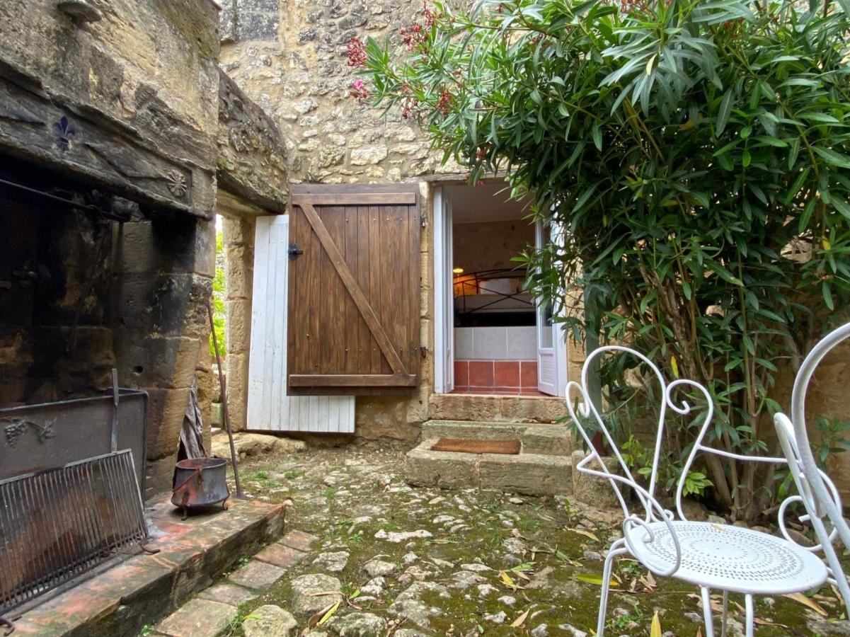 Le Prieure De Saint Pierre Bed & Breakfast Exterior photo