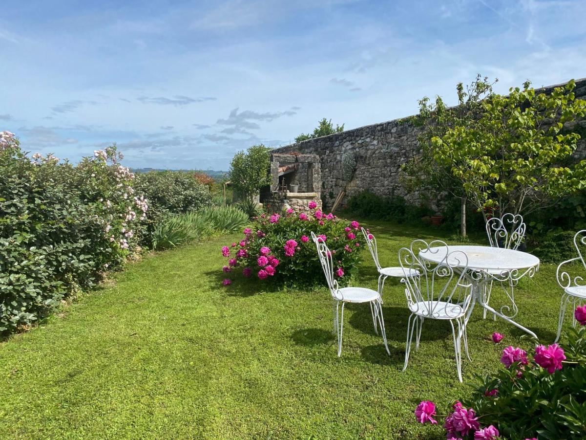Le Prieure De Saint Pierre Bed & Breakfast Exterior photo